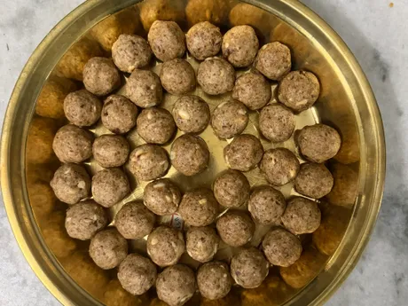 Dates-Peanut Laddu